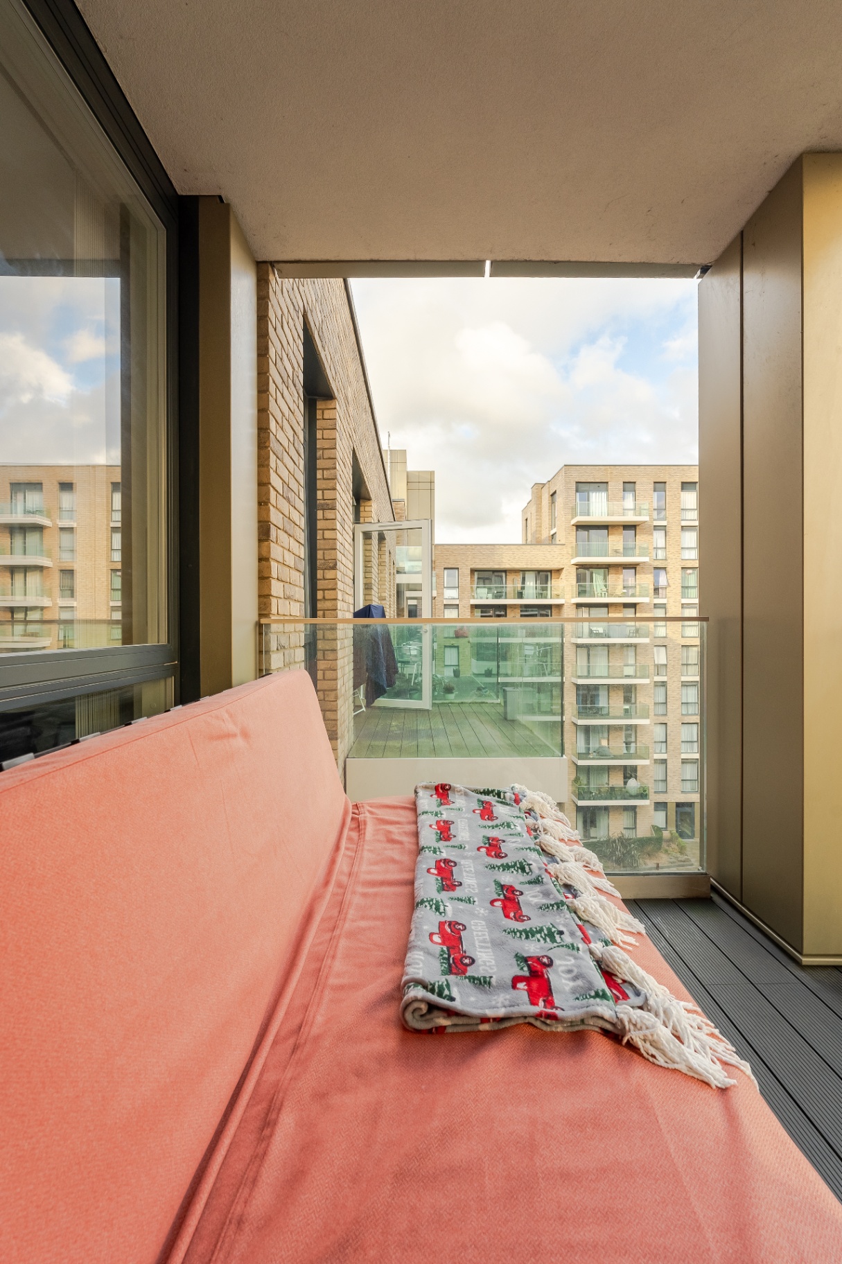 Modern One-Bedroom Apartment interior 34