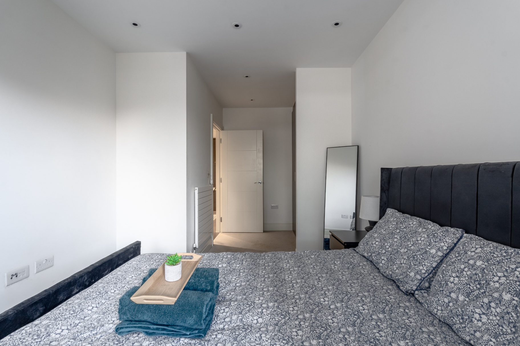 Modern One-Bedroom Apartment interior 61