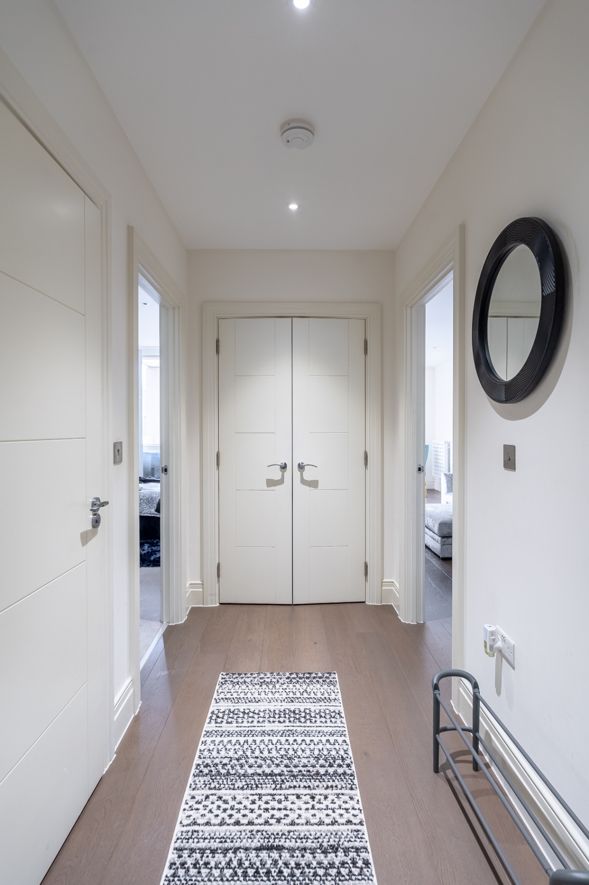 Modern One-Bedroom Apartment interior 7
