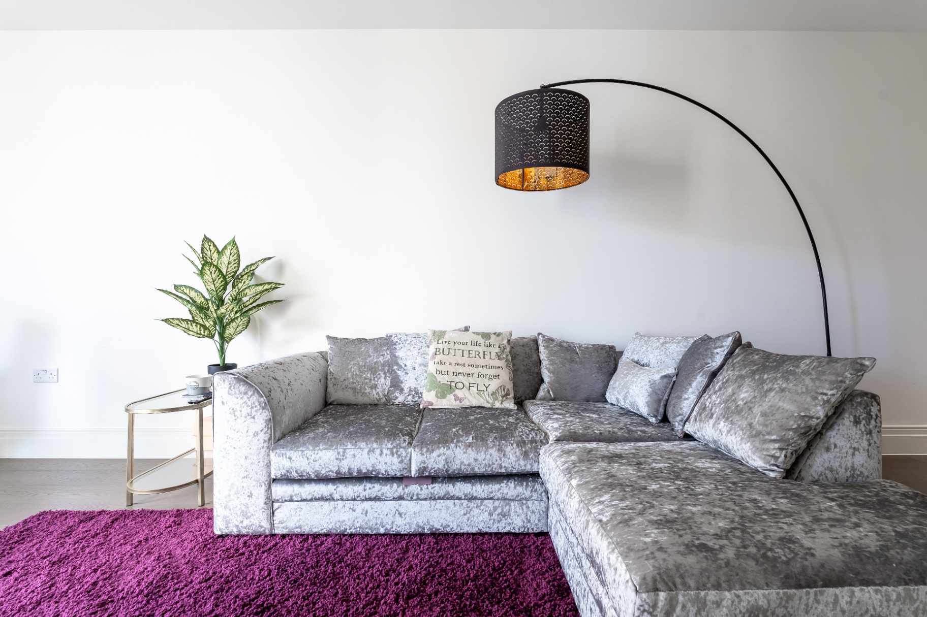 Modern One-Bedroom Apartment interior 14